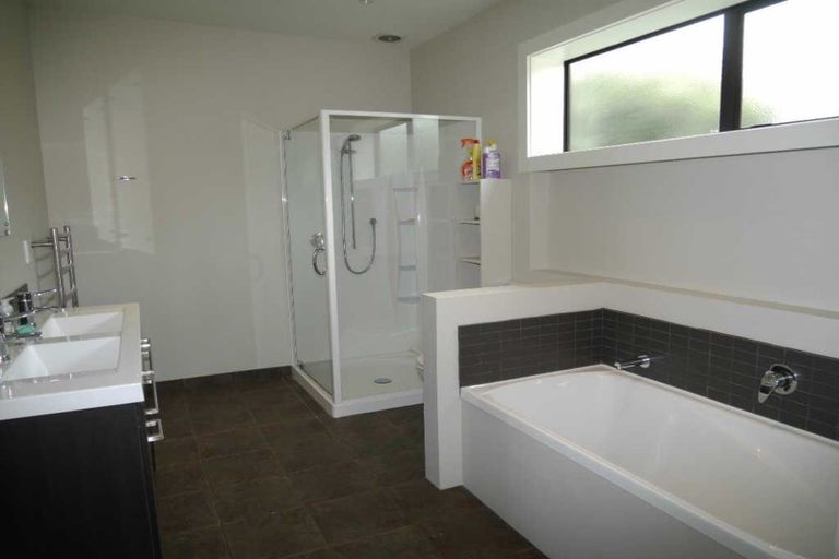 Photo of property in 51 William Street, Waikanae Beach, Waikanae, 5036