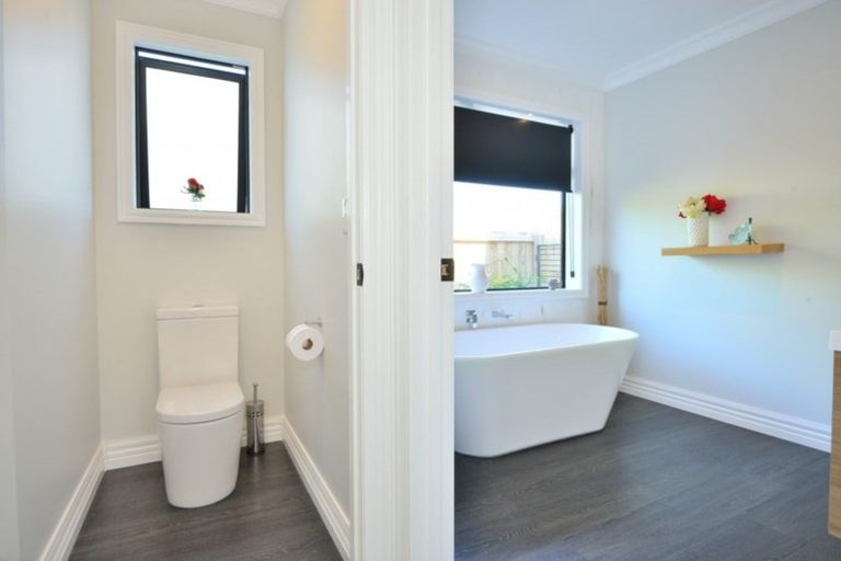 Photo of property in 28 Hamilton Drive, Wainui, Gisborne, 4010