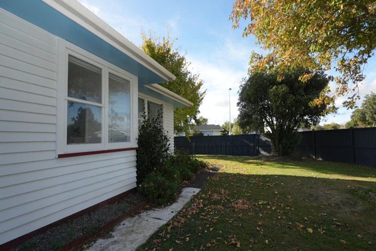 Photo of property in 19 Rhodes Drive, Kelvin Grove, Palmerston North, 4414