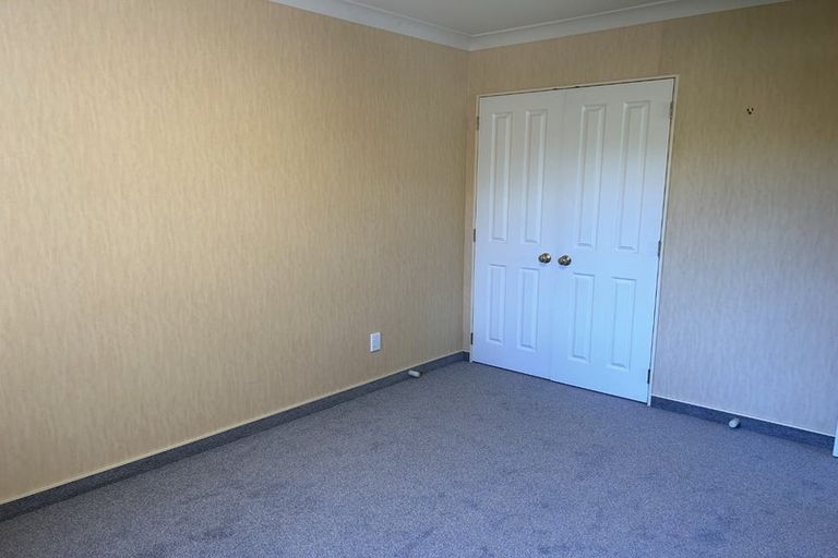 Photo of property in 64 Guildford Drive, Paraparaumu, 5032