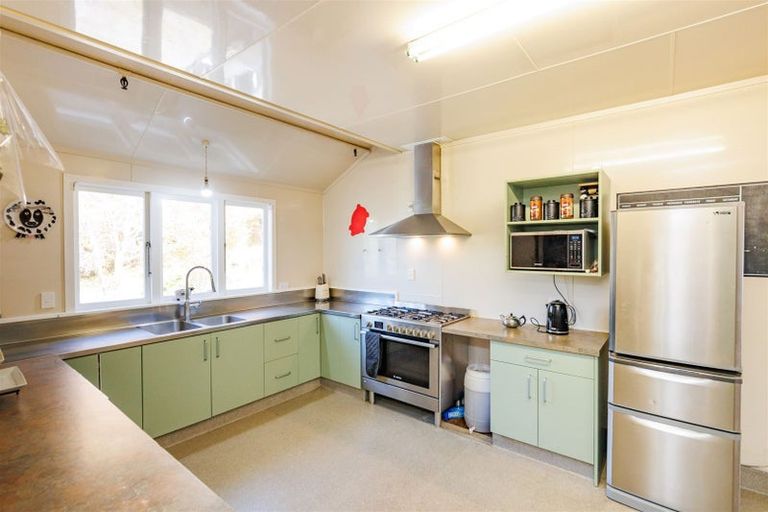 Photo of property in 21 Ongo Road, Hunterville, 4730