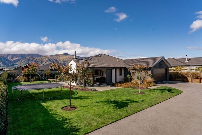 Photo of property in 15 Pennycook Place, Lake Hawea, Wanaka, 9382