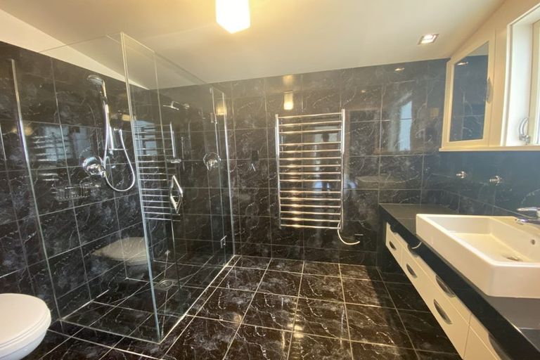 Photo of property in 117 Seatoun Heights Road, Miramar, Wellington, 6022