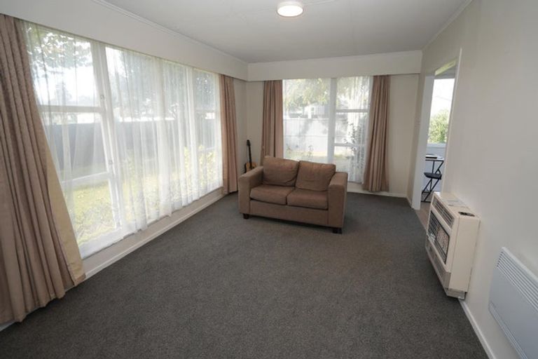 Photo of property in 19 Rhodes Drive, Kelvin Grove, Palmerston North, 4414