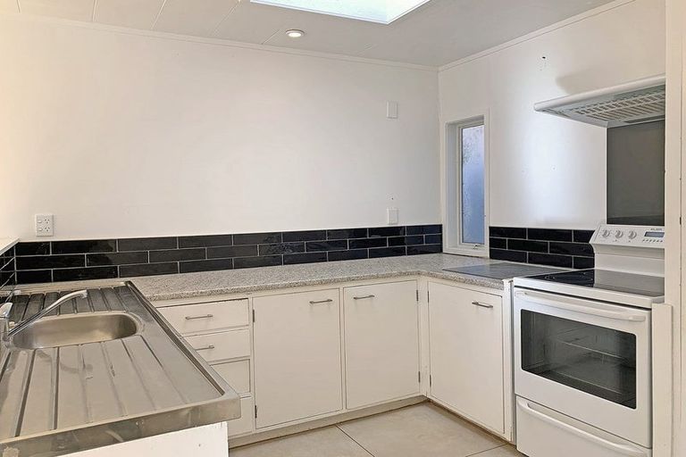 Photo of property in 22 Foster Crescent, Snells Beach, 0920