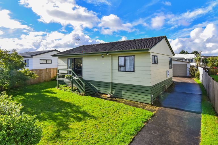 Photo of property in 84 Sykes Road, Weymouth, Auckland, 2103