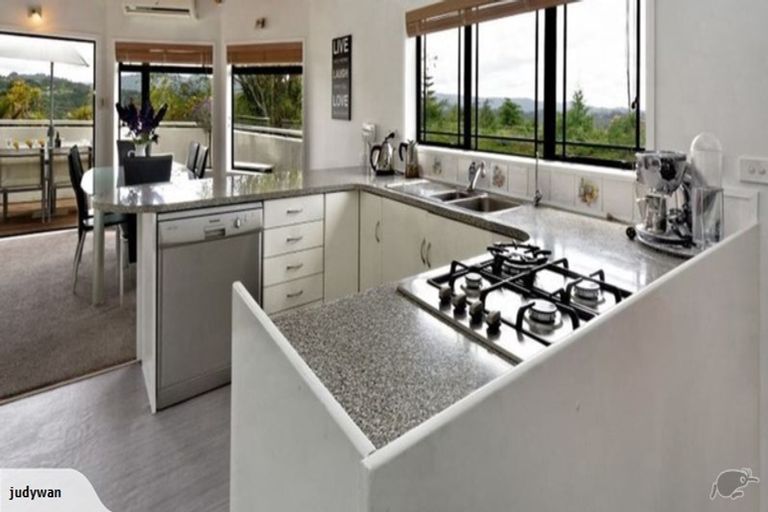 Photo of property in 144 Glengarry Road, Glen Eden, Auckland, 0602