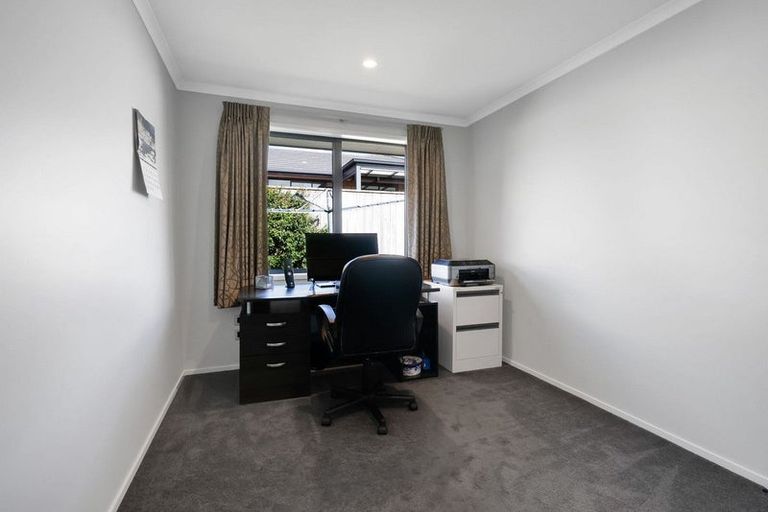 Photo of property in 9 Huetu Place, Bell Block, New Plymouth, 4312
