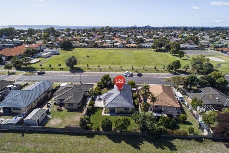 Photo of property in 122 Evans Road, Papamoa Beach, Papamoa, 3118