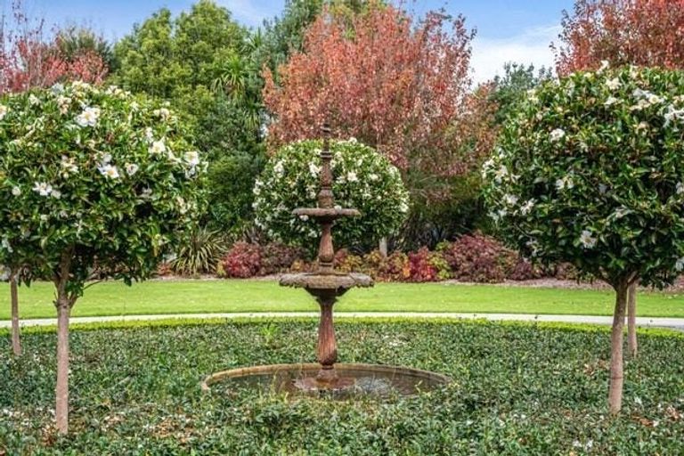 Photo of property in 36 James Mackie Road, Helensville, 0875