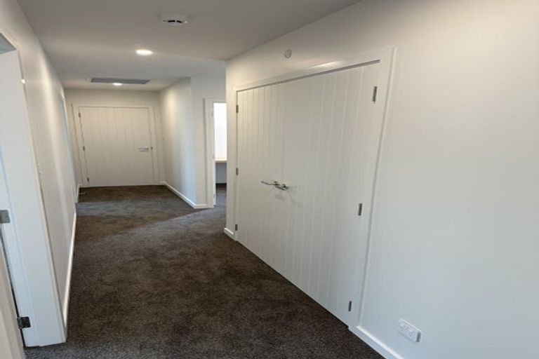 Photo of property in 32 Solitude Crescent, Kelvin Grove, 4414