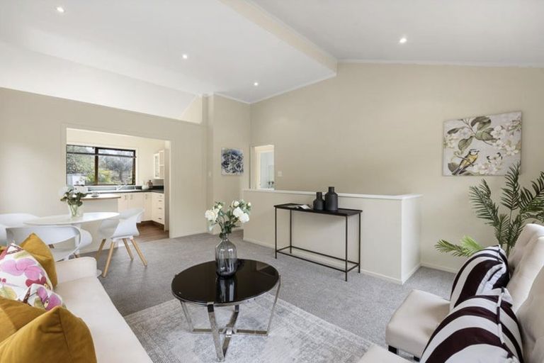 Photo of property in 1/807 East Coast Road, Northcross, Auckland, 0630