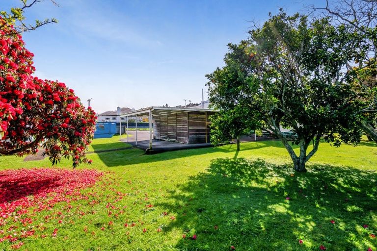 Photo of property in 35 Cracroft Street, Waitara, 4320