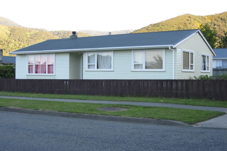 Photo of property in 32 Scotland Street, Picton, 7220