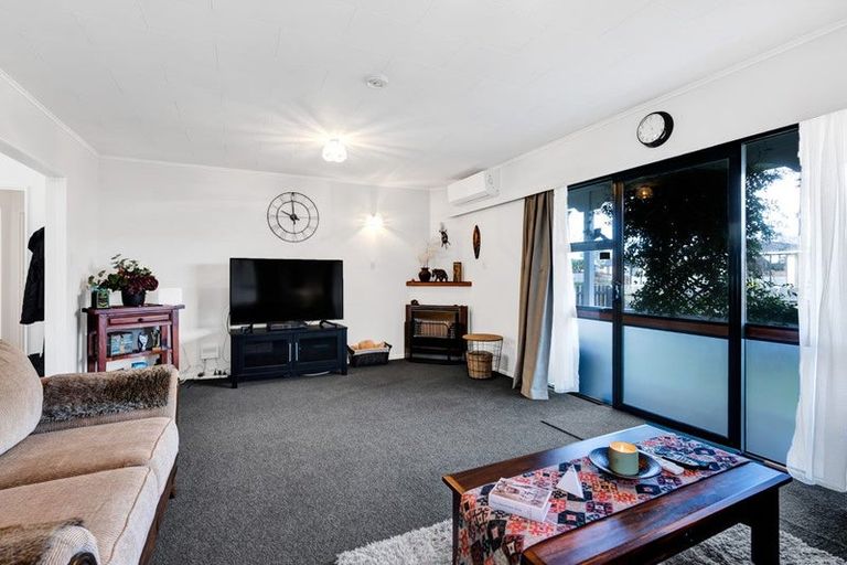Photo of property in 4 Warkworth Grove, Bell Block, New Plymouth, 4312