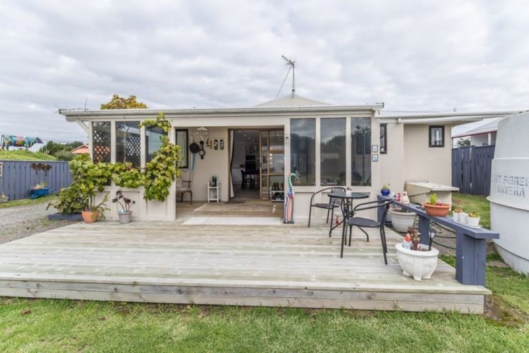 Photo of property in 622 Waitarere Beach Road, Waitarere Beach, Levin, 5510