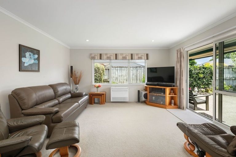 Photo of property in 8 Maniaroa Drive, Katikati, 3129