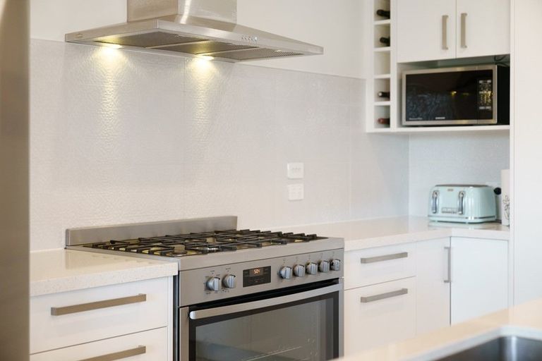 Photo of property in 77 Te Kio Crescent, Papamoa Beach, Papamoa, 3118