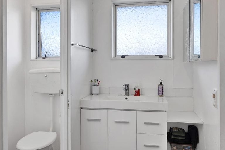 Photo of property in 24 High Street South, Eltham, 4322