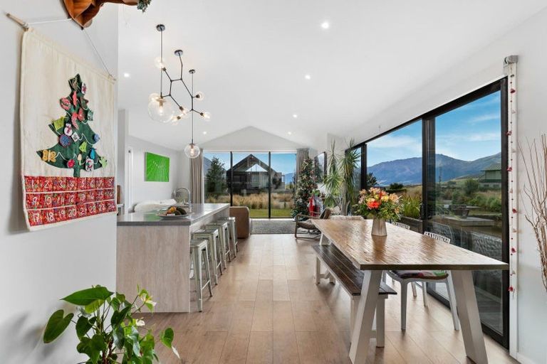 Photo of property in 19 Glenfiddich Road, Jacks Point, Queenstown, 9371