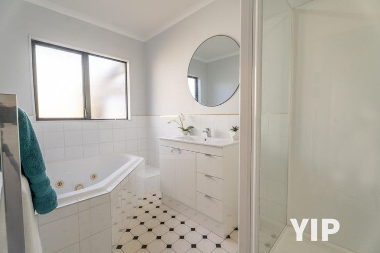 Photo of property in 21 Pelorous Street, Paparangi, Wellington, 6037