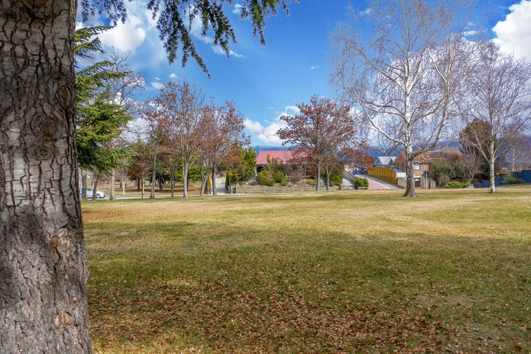 Photo of property in 2 Waenga Drive, Cromwell, 9310