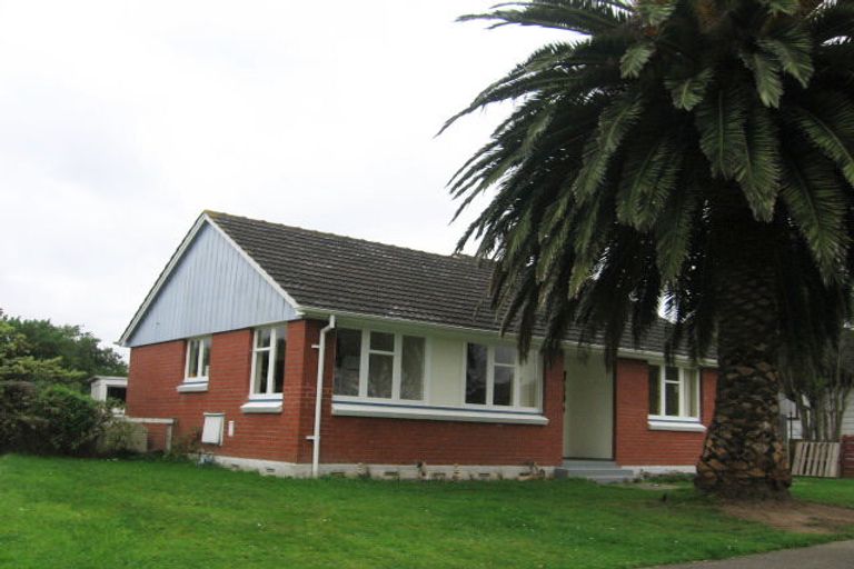 Photo of property in 27 Ellesmere Crescent, Highbury, Palmerston North, 4412