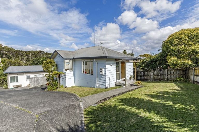 Photo of property in 1/8 Fernlea Rise, Bayview, Auckland, 0629