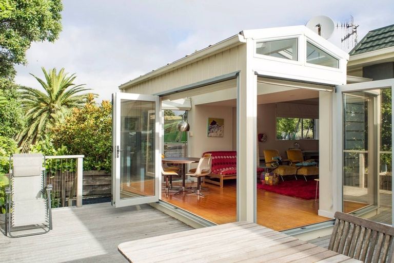 Photo of property in 3/19 Burnham Street, Seatoun, Wellington, 6022