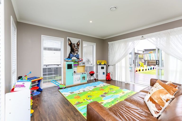 Photo of property in 5 Keene Drive, Bell Block, New Plymouth, 4312