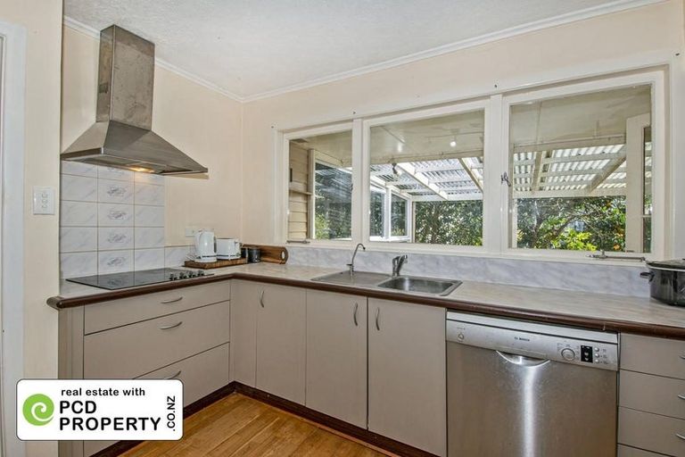 Photo of property in 6 Adams Place, Te Kamo, Whangarei, 0112
