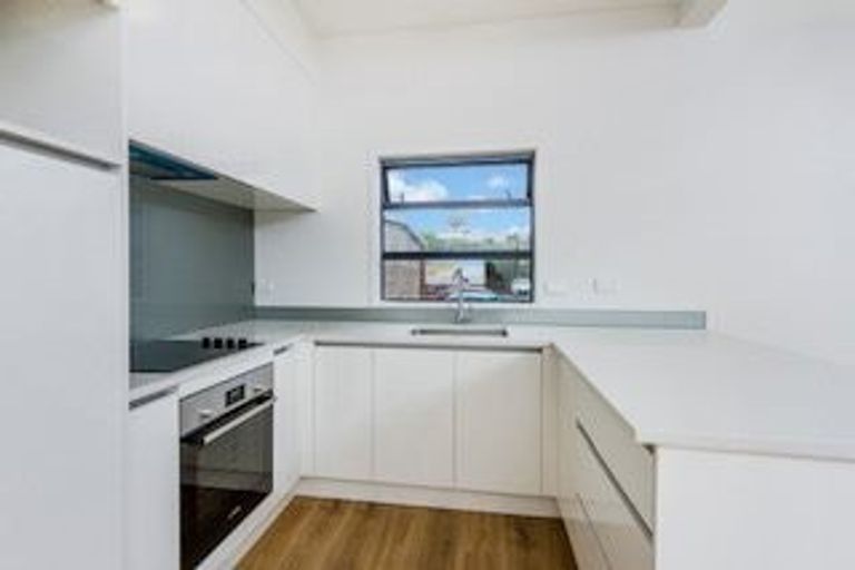 Photo of property in 420/18 Sunnyhaven Avenue, Beach Haven, Auckland, 0626