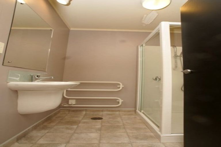 Photo of property in 8/3 Kelvin Grove, Te Aro, Wellington, 6011