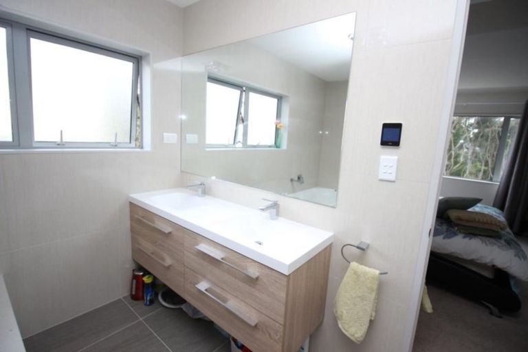 Photo of property in 46 Blacks Road, Greenhithe, Auckland, 0632