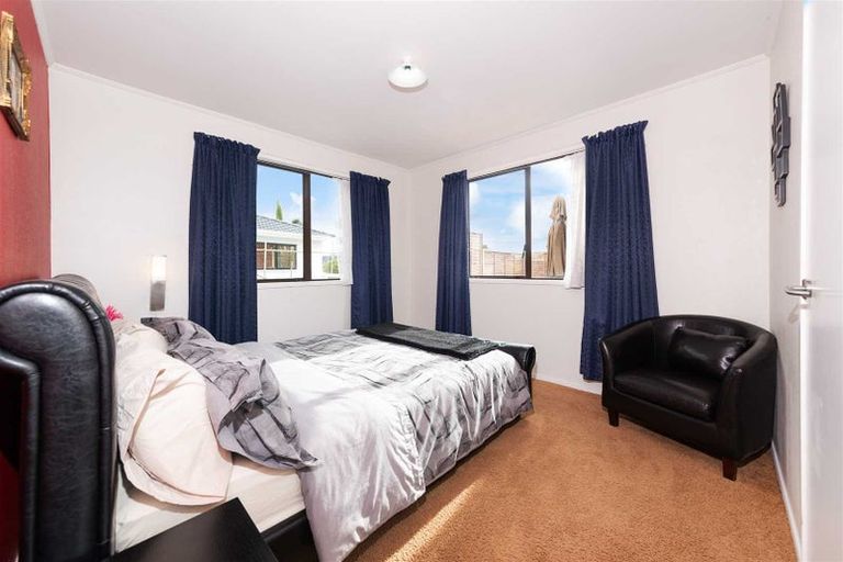 Photo of property in 23 Armada Drive, Ranui, Auckland, 0612