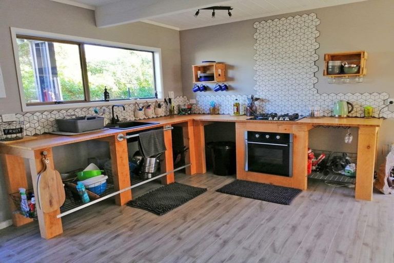 Photo of property in 129 Oakura Road, Oakura, Hikurangi, 0184