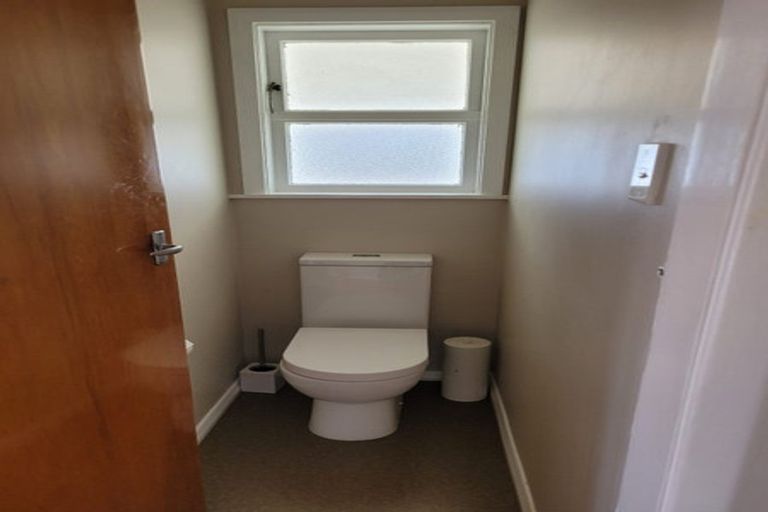 Photo of property in 2 Carleton Terrace, Tawa, Wellington, 5028