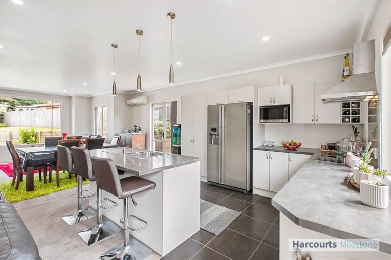 Photo of property in 14 Ebanjane Way, Clendon Park, Auckland, 2103