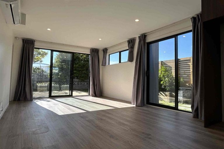 Photo of property in 12a Sea Spray Drive, Bucklands Beach, Auckland, 2012