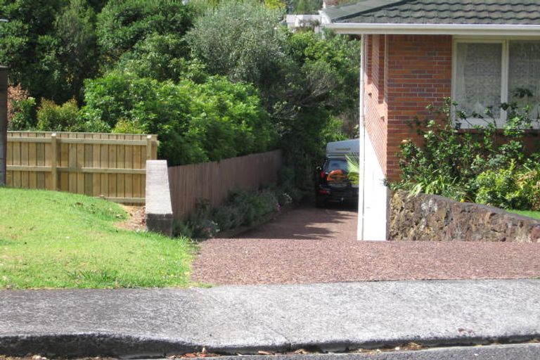 Photo of property in 1/4 Cloverley Crescent, Campbells Bay, Auckland, 0630