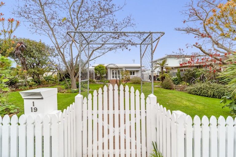 Photo of property in 1/19 Lannie Place, Greenmeadows, Napier, 4112