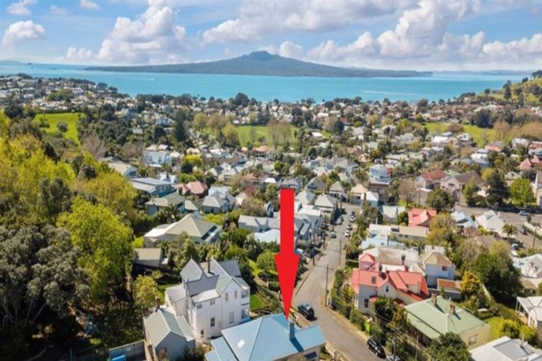 Photo of property in 5 St Aubyn Street, Devonport, Auckland, 0624