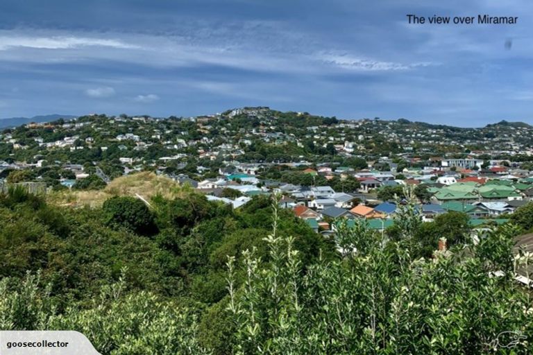 Photo of property in 90 Maupuia Road, Maupuia, Wellington, 6022