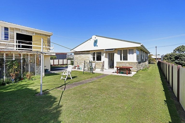 Photo of property in 13 Whitcombe Road, Opunake, 4616