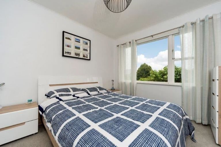 Photo of property in 3/89 Lake Road, Northcote, Auckland, 0627