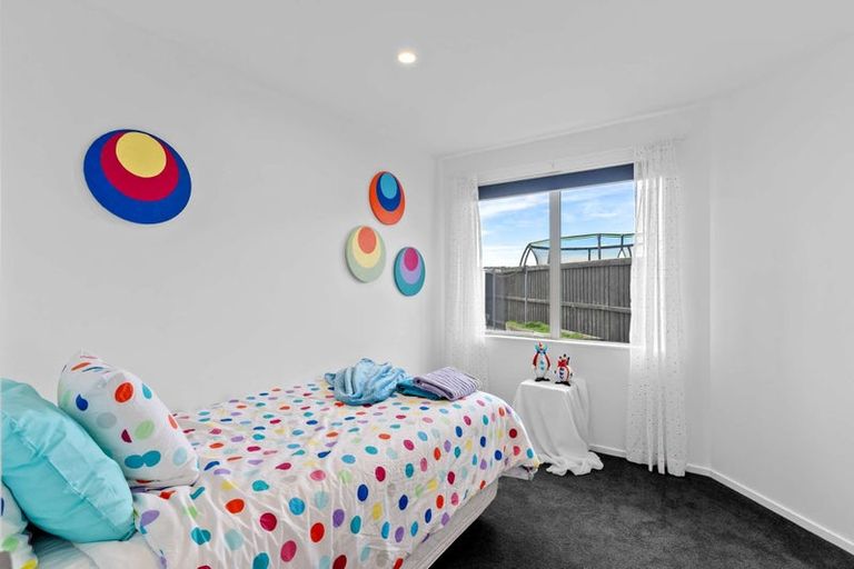 Photo of property in 32 Sutherland Drive, Kaiapoi, 7630