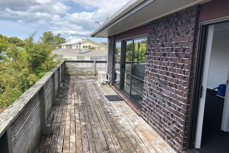 Photo of property in 185 Rangatira Road, Beach Haven, Auckland, 0626