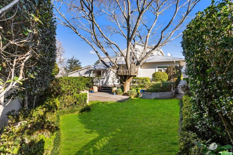 Photo of property in 5 Clarence Road, Northcote Point, Auckland, 0627