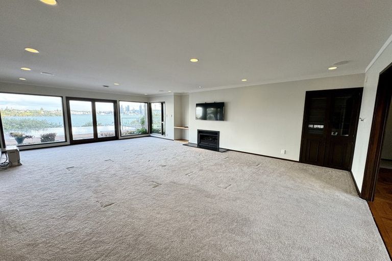 Photo of property in 10 Marine Terrace, Bayswater, Auckland, 0622