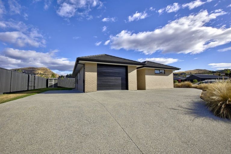 Photo of property in 3a-b Chadlington Way, Lower Shotover, Queenstown, 9304